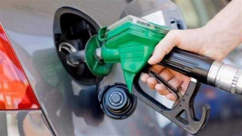 لجنة التسعير التلقائي لم تحدد الزيادة.. البترول تعلن مفاجأة عن أسعار الوقود