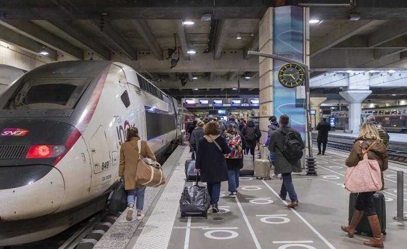 هجوم ضخم يضرب القطارات السريعة الفرنسية قبل افتتاح الأولمبياد