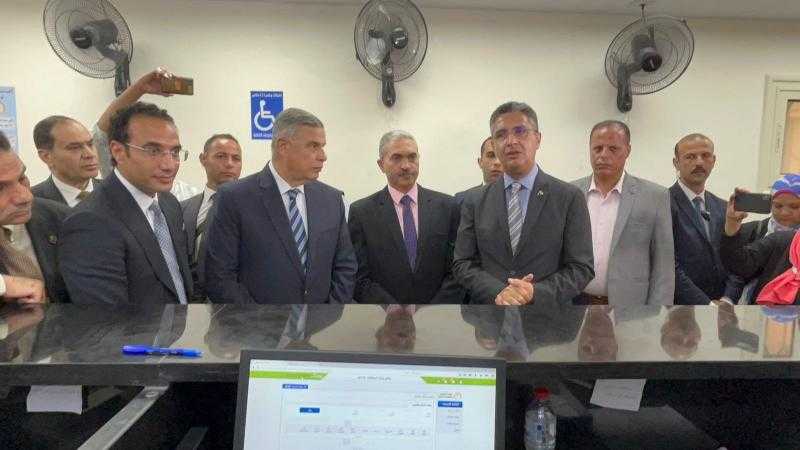 وزير التموين يفتتح جولته في الإسكندرية بزيارة مركز باب شرق لخدمة المواطنين
