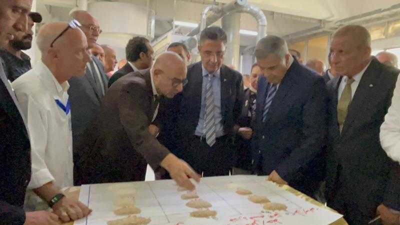 وزير التموين يتابع عمل شركة مطاحن الإسكندرية