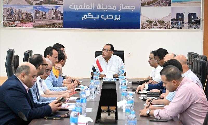 رئيس الوزراء يوجه بمتابعة موقف تعويضات الأهالي بمنطقة رأس الحكمة