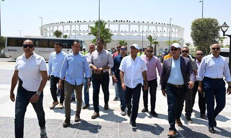 رئيس الوزراء يبدأ جولة تفقدية لعدد من مشروعات العلمين الجديدة.. صور