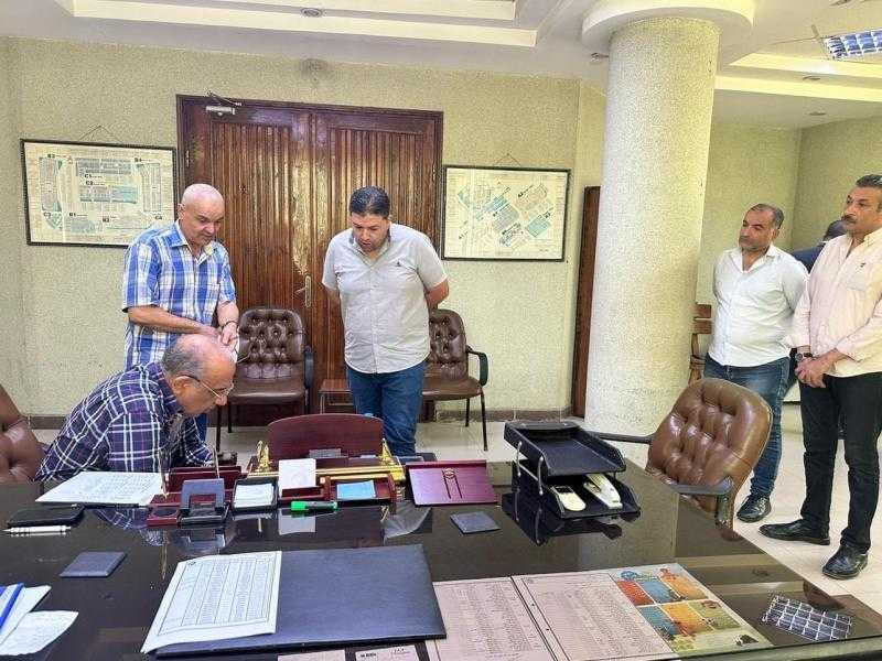 فى زيارة مفاجئة.. وزير الكهرباء يتفقد قطاع شبكات المدن الجديدة بالعاشر من رمضان