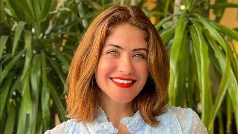 هيدي كرم تخطف الأنظار بفستان تايجر مكشوف