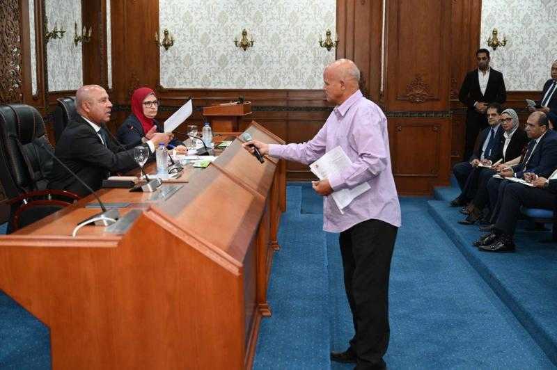 كامل الوزير: تعديل تشريعي لتقنين أوضاع المصانع المقامة على الأراضي الزراعية