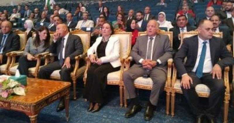 كامل الوزير: نتعاون مع البيئة واتحاد الصناعات للالتزام بالمعايير الخضراء