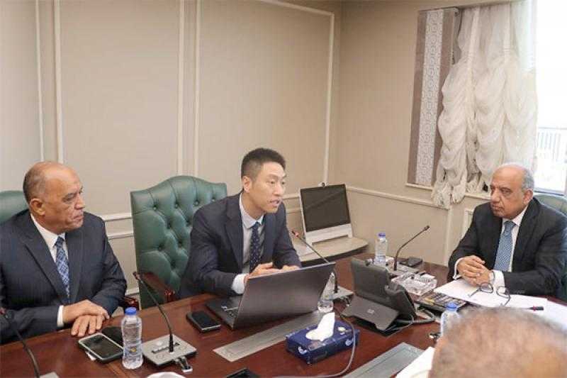 وزير الكهرباء يبحث مع مسئولي شركة ”ستيت جريد” إضافة قدرات جديدة من الطاقات المتجددة