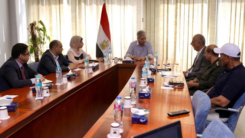 وزير السياحة والآثار يعقد اجتماعاً لمتابعة آخر مستجدات الأعمال بمشروع تطوير الخدمات بمنطقة أهرامات الجيزة