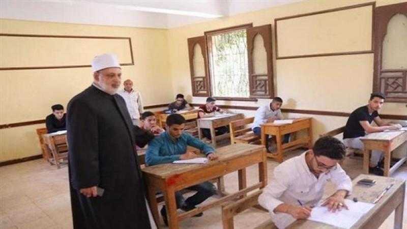 اليوم.. طلاب القسم العلمي بالثانوية الأزهرية يؤدون امتحان الرياضيات التطبيقية