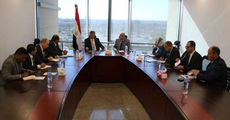 وزيرا الكهرباء والزراعة يبحثان أوضاع مزارع الدواجن وسبل تأمين التغذية الكهربائية بها