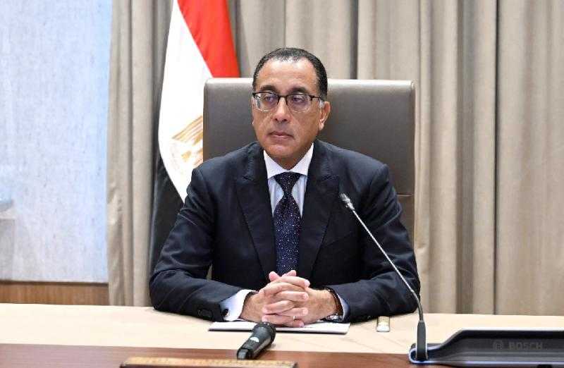 رئيس الوزراء يتفقد مطار برج العرب.. ويكلف وزير الطيران بالاهتمام بتطويره
