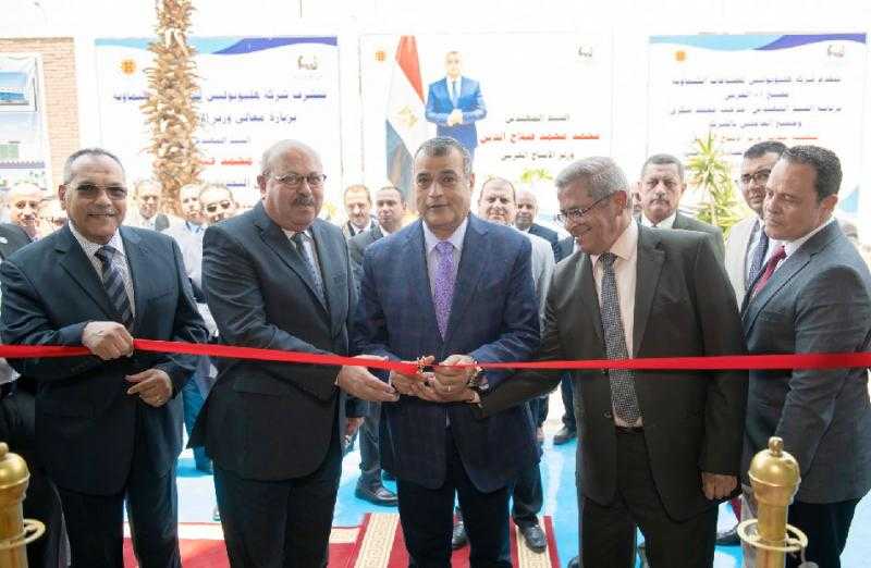 وزير الإنتاج الحربي يتفقد ”هليوبوليس للصناعات الكيماوية” ويؤكد تطوير خطوط الإنتاج