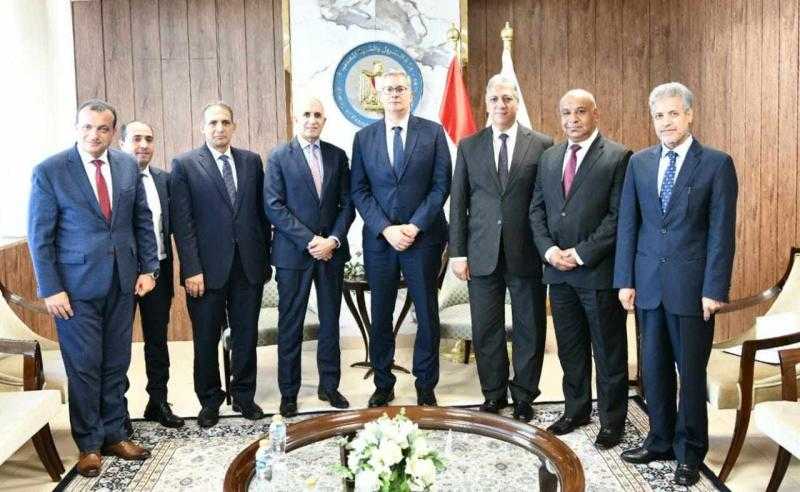 وزير البترول يعقد مباحثات مع رؤساء عدد من الشركات العاملة في مصر.. تفاصيل