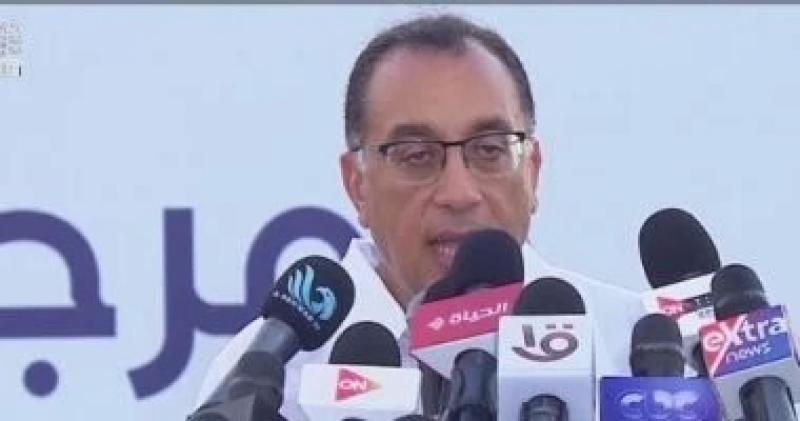 رئيس الوزراء يتفقد الوحدات الطبية المتنقلة فى مدينة العلمين الجديدة