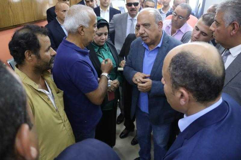 وزير الكهرباء يُواصل جولاته الميدانية.. ويتفقد هندسة كهرباء برج العرب بالإسكندرية