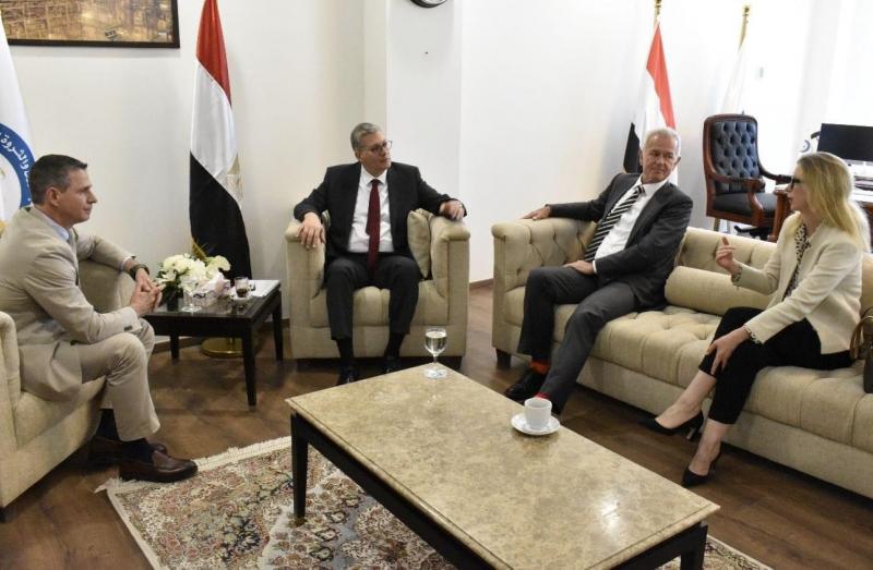 وزير البترول يلتقي بالرئيس التنفيذي لشركة كابريكورن للطاقة
