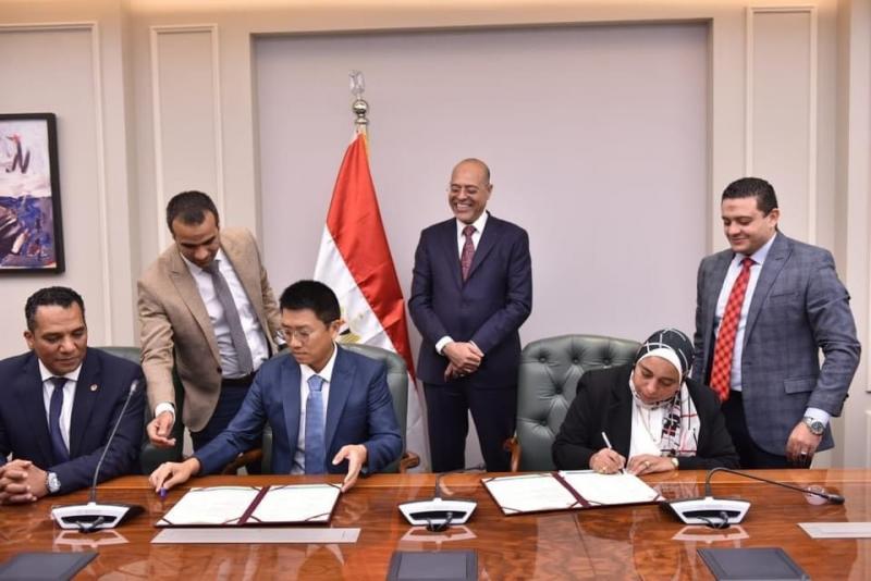 وزير العمل يشهد توقيع بروتوكول مع ”تيدا للإستثمار”.. يوفر الألاف من فرص العمل