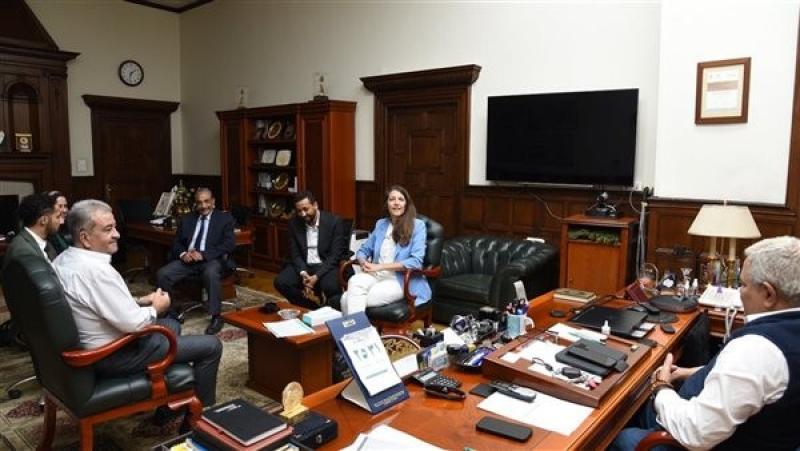 القابضة للمياه والصرف تناقش المشاريع المشتركة مع وفد الوكالة الفرنسية للتنمية