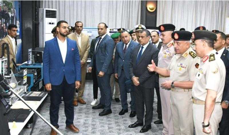 وزير الدفاع يشهد اليوم العلمى للكلية الفنية العسكرية.. صور وفيديو