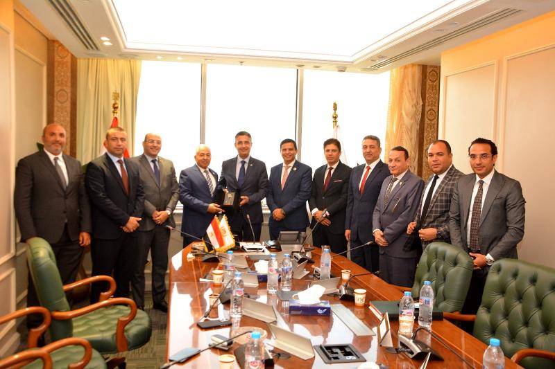 وزير التموين والتجارة الداخلية يستقبل وفداً من حزب حماة وطن