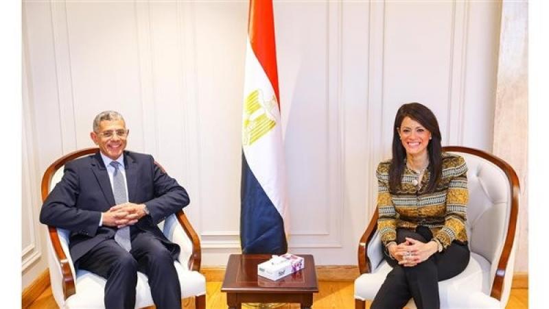 المشاط: تعزيز الاستفادة من منظومة الأقمار الصناعية في متابعة تنفيذ مشروعات الخطة الاستثمارية