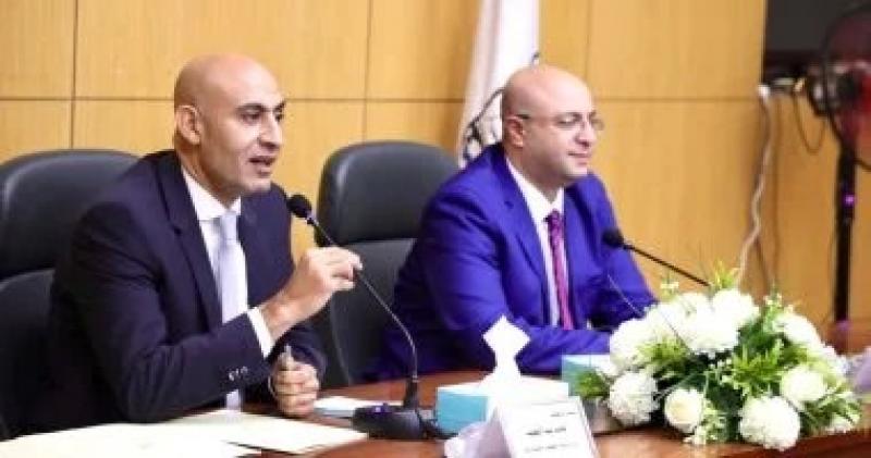وزير التعليم يمنح أوائل الثانوية العامة 2024 شهادات تقدير