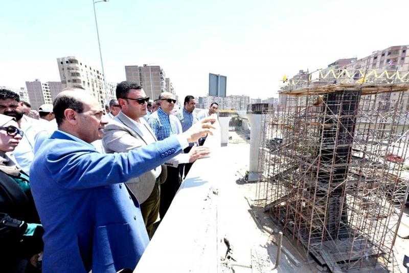 وزير الإسكان يتفقد سير العمل بمحور ”عمرو بن العاص” الحر والقطاع الأخير لمحور الفريق كمال عامر بمحافظة الجيزة