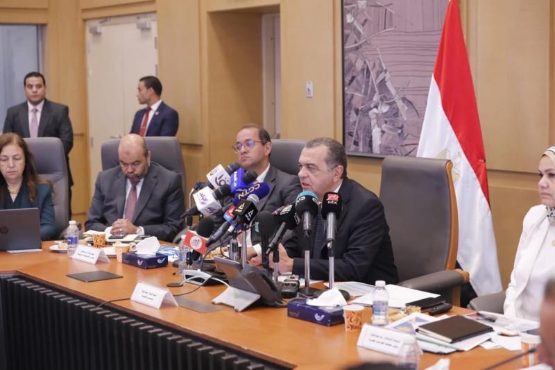 رئيس مصلحة الضرائب: تريليون و٤٨٢ مليار جنيه الإيرادات الضريبية خلال العام المالى الماضى بزيادة ٣٤٣ مليار جنيه