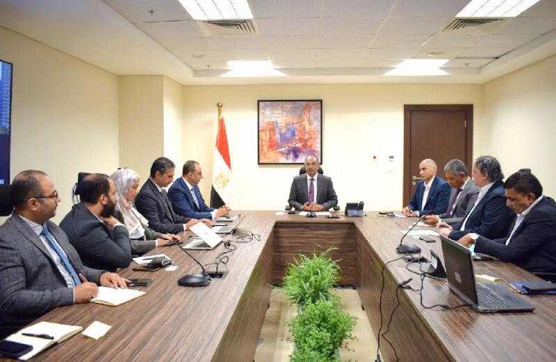 نائب وزير الإسكان ومسئولو «سيمنز» العالمية يدرسون التعاون في استخدام الأنظمة والحلول الذكية