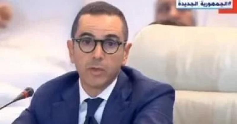 وزير الاستثمار يشيد بالحرف اليدوية والتراثية بأرض المعارض فى مدينة العلمين