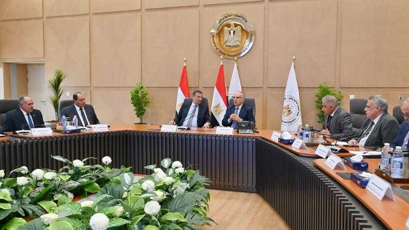 ‫ وزيرا الرى والزراعة: التوجيه بالحسم الفورى لشكاوى المزارعين وتطوير المساقى