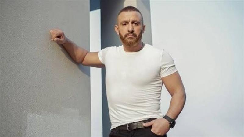الموت هو الحقيقة الوحيدة.. أحمد السقا يكشف سر حضوره الجنازات