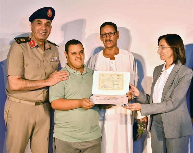 القوات المسلحة تنظم مراسم إنهاء مواقف تجنيد ذوى الهمم وكبار السن بالبحيرة.. فيديو وصور