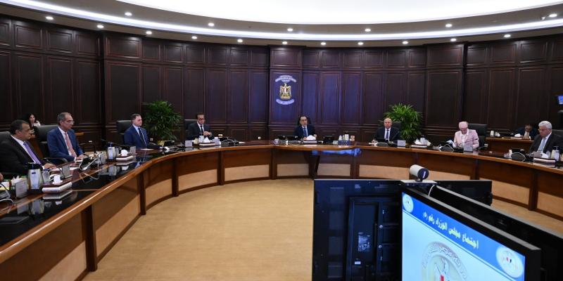 وزير التعليم يعرض أمام الحكومة خطة مواجهة عجز المُعلمين وهيكلة الثانوية العامة