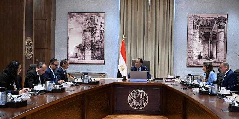 مدبولي يوجه بسرعة طرح الوحدات السكنية بـ”تطوير عواصم المحافظات” في السويس للحجز