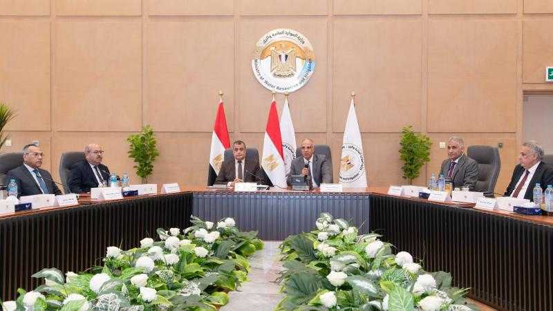 وزيرا الرى والإنتاج الحربى يتابعان الموقف التنفيذى لمشروعات تأهيل الترع ومحطات الرفع