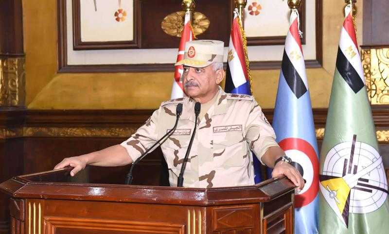 وزير الدفاع يشهد تنفيذ المرحلة الرئيسية لمشروع مراكز القيادة التعبوى للجيش الثانى.. فيديو وصور