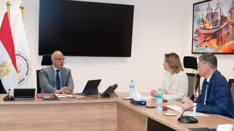 وزير الري يبحث مع مسئولى السفارة الهولندية بالقاهرة سُبل تعزيز التعاون في مجال إدارة المياه
