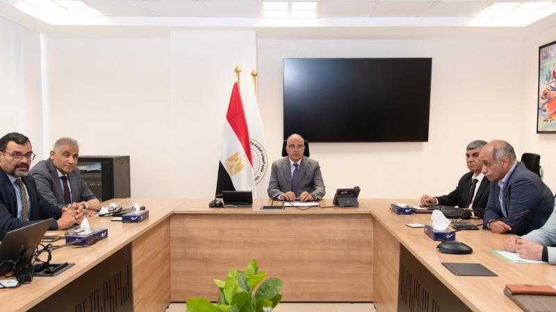 الري: التعامل الحاسم مع الآبار المخالفة والتوسع فى إستخدام الطاقة الشمسية فى رفع المياه الجوفية