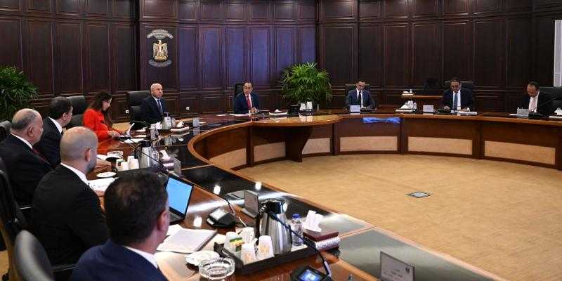 رئيس الوزراء يبحث مع مسئولي مجموعة القصراوي للسيارات فرص التصنيع المحلي والتصدير| صور