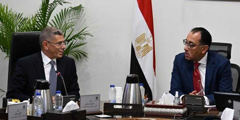 مدبولي يتابع مع الرئيس التنفيذي لوكالة الفضاء المصرية عددا من ملفات العمل