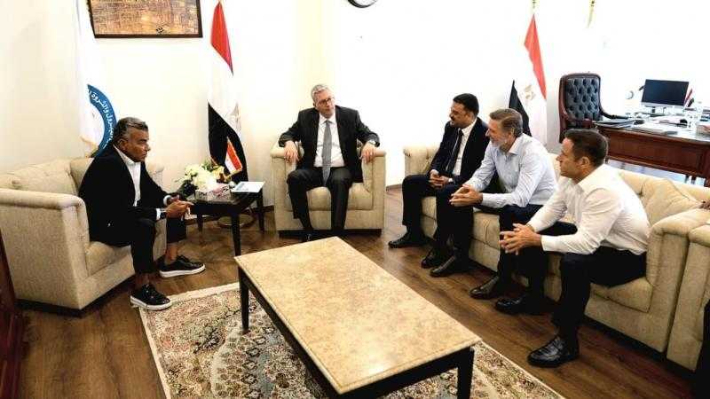 وزير البترول يلتقي عدد من مسؤولي الشركات العاملة في مجال التعدين لبحث خطط عملها الفترة المقبلة