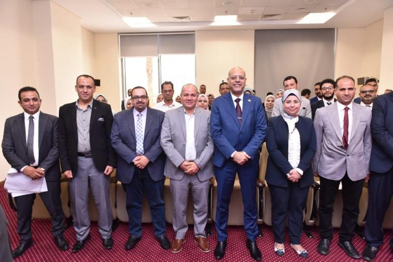 وزير العمل يشهد حلف اليمين القانونية لـ 68 مفتشا