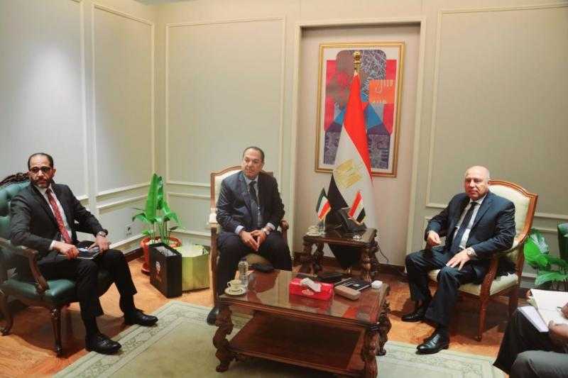 كامل الوزير يبحث مع السفير الكويتى بالقاهرة تدعيم التعاون في الصناعة والنقل واللوجستيات