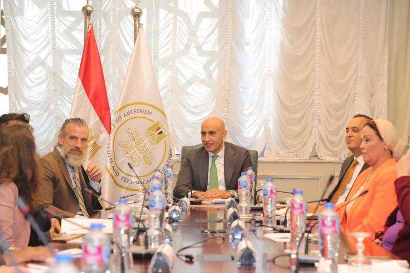 وزير التربية والتعليم يبحث مع ممثل ”يونيسف” في مصر سبل دعم المشروعات ذات الأولوية لتطوير منظومة التعليم قبل الجامعي