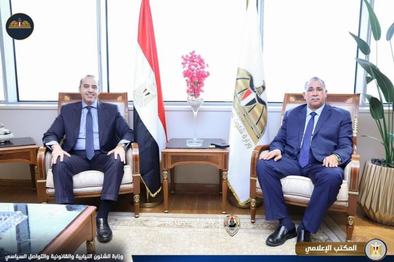 المستشار محمود فوزي يستقبل وفدًا من نقابة المحامين