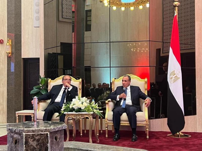وزير الخارجية والهجرة يعقد لقاءاً مع رموز الجالية المصرية وبعض المستثمرين المصريين في السعودية