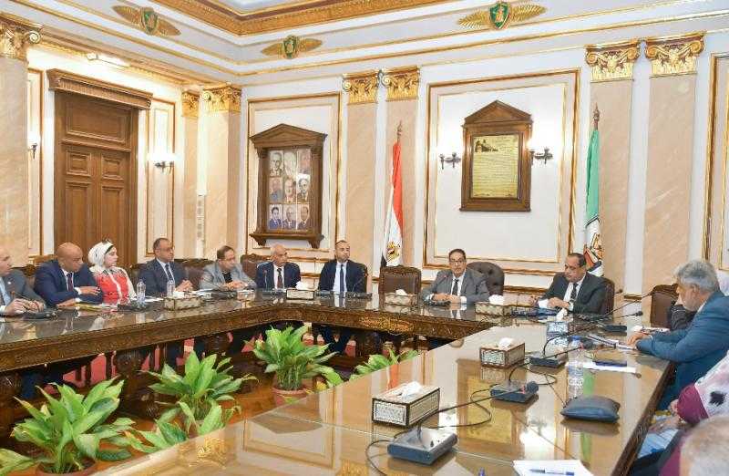 قبل بدء العام الدراسي.. توجيهات مهمة من رئيس جامعة القاهرة | صور