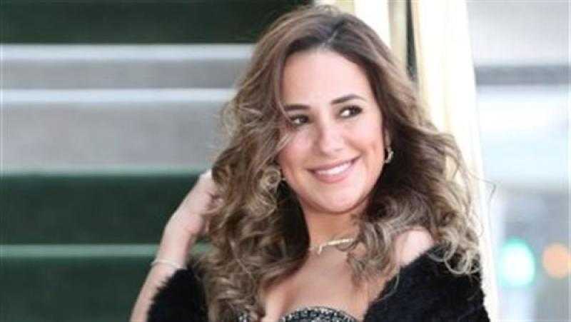 شيري عادل: أنا مش شاطرة في السوشيال ميديا.. والانتقاد البنَّاء ميزة