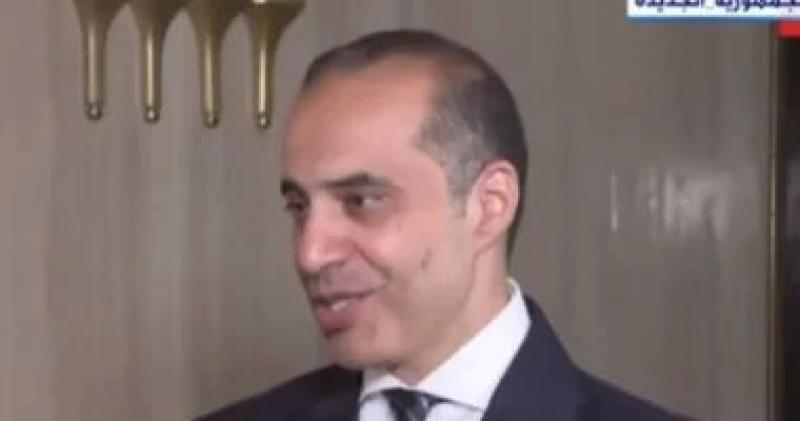 عمرو الفقى والمستشار محمود فوزى في جولة تفقدية لمنطقة أرض المعارض بمهرجان العلمين